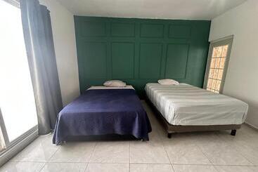 تختخواب و صبحانه La Casa De Abu