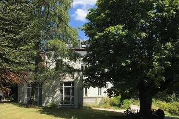 تختخواب و صبحانه Le Chateau Blanc