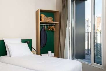 هتل Best Western 11bauer Paris Saint Ouen