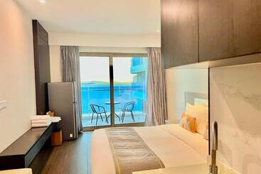 هتل Blue Bay Oceanview Residence
