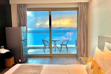 هتل Blue Bay Oceanview Residence