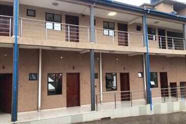 هتل کپسول New Waves Accommodation & Liquor
