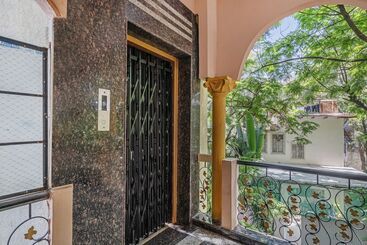 Iroomz Hotel Ritzy Grand