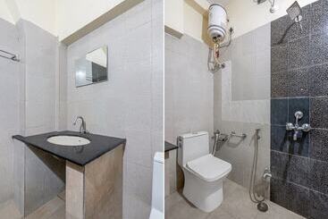 Iroomz Hotel Ritzy Grand