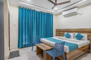 Iroomz Hotel Ritzy Grand