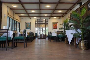 هتل Terrace Hills Resort