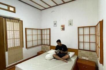 Nua Indah Hotel & Resto Wakatobi