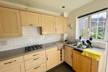 پانسیون Basingstoke Guesthouse