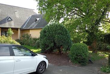 ペンション Logement Indépendant Avec Parking Privé Et Terrasse, Au Calme