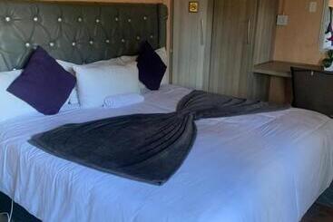 پانسیون Nonesi Lodge 2