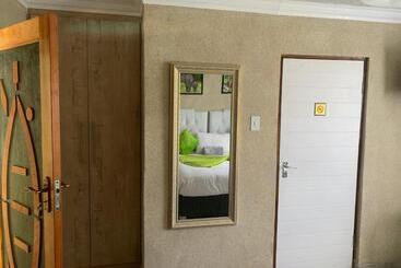 پانسیون Nonesi Lodge 2
