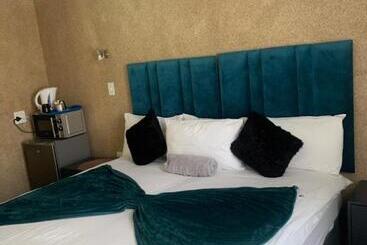 پانسیون Nonesi Lodge 2