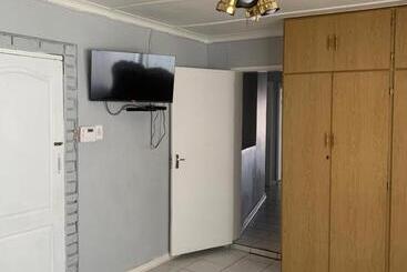 پانسیون Nonesi Lodge 2