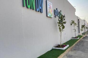 استراحتگاه Fun Day Chalets