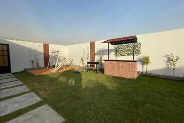 استراحتگاه Fun Day Chalets