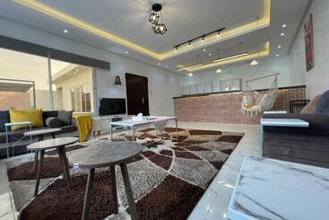 استراحتگاه Fun Day Chalets