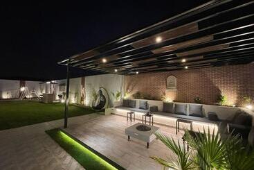 استراحتگاه Fun Day Chalets