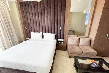 Tbs ! Puri All Rooms Sea View Fully Air Conditioned Hotel With Lift And Parking Facility Breakfast I