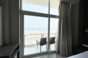 Tbs ! Puri All Rooms Sea View Fully Air Conditioned Hotel With Lift And Parking Facility Breakfast I