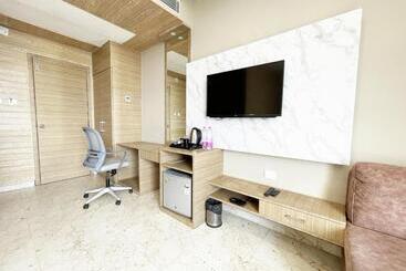 Tbs ! Puri All Rooms Sea View Fully Air Conditioned Hotel With Lift And Parking Facility Breakfast I