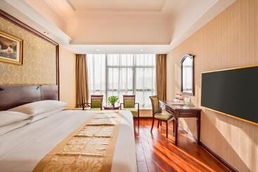 Vienna Hotel Shenzhen International Airport