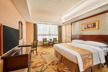 Vienna Hotel Shenzhen International Airport
