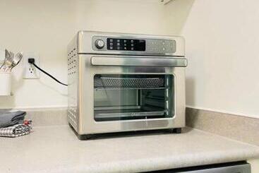 1bedroom With 2 Queen Heated Parking
