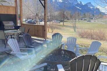 1bedroom With 2 Queen Heated Parking