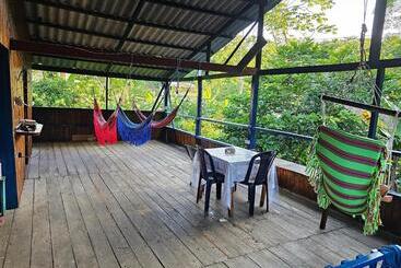 هاستل Hostal Herping Bahia Solano Tour