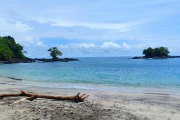 هاستل Hostal Herping Bahia Solano Tour