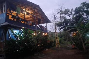 هاستل Hostal Herping Bahia Solano Tour