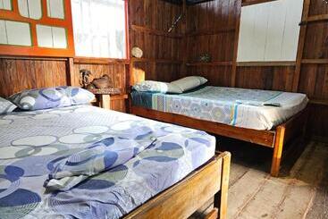 هاستل Hostal Herping Bahia Solano Tour