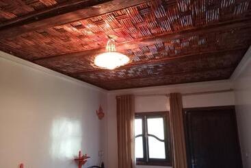 住宿加早餐  Gite Akswal Amssakrou