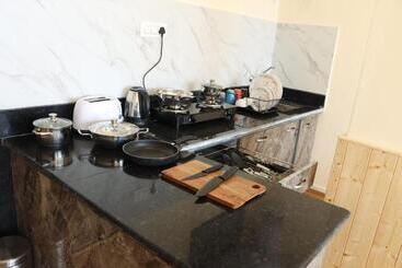 تختخواب و صبحانه Himalayan Suite