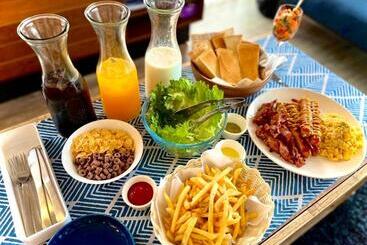 Breaky Hotel   Vacation Stay 21167v