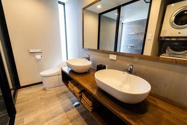 Breaky Hotel   Vacation Stay 21167v