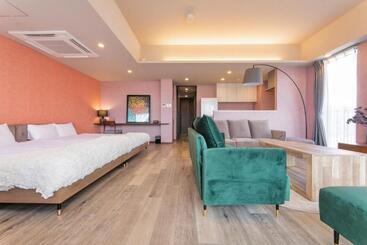 Breaky Hotel   Vacation Stay 21167v