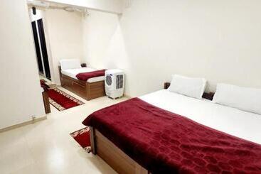 هتل Desert Inn, Bhuj