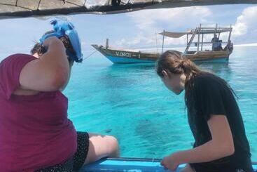 هتل Holiday Time Bungalows Zanzibar
