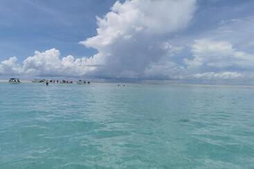 هتل Holiday Time Bungalows Zanzibar