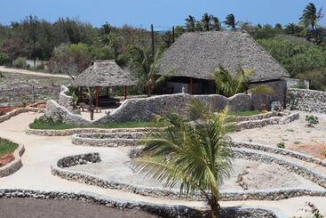 هتل Holiday Time Bungalows Zanzibar
