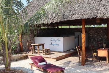 هتل Holiday Time Bungalows Zanzibar