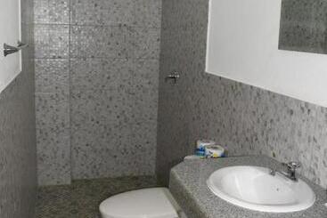 هتل Hostal Amelia De La Rosa