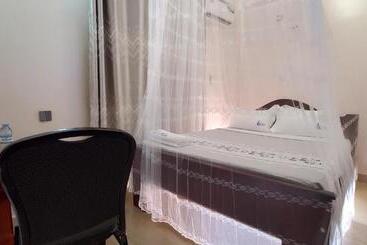 هتل Komar Lira City