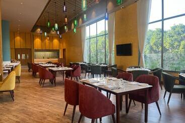 هتل Ramada Encore By Wyndham Amritsar Airport