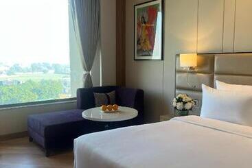 هتل Ramada Encore By Wyndham Amritsar Airport
