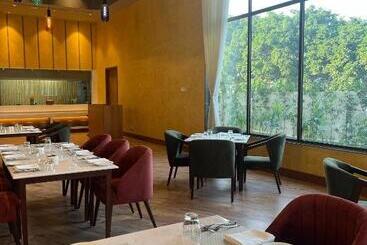 هتل Ramada Encore By Wyndham Amritsar Airport