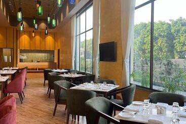 هتل Ramada Encore By Wyndham Amritsar Airport