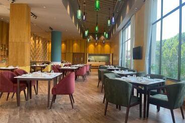 هتل Ramada Encore By Wyndham Amritsar Airport