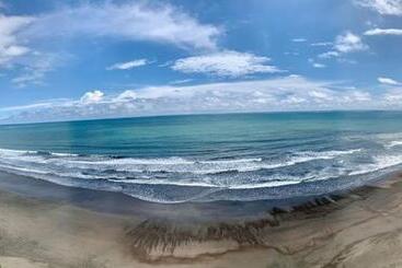 هتل Secretjaco Luxury Beach Front Penthouse With Pool & Jacuzzi